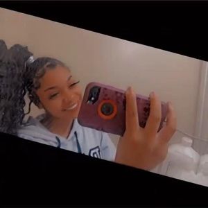 Meet your Posher, Adores